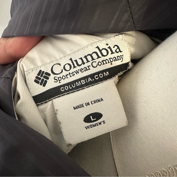 Women's Cream Hooded Puffer Jacket - Picture 6 of 6